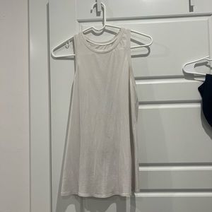 Lulu lemon tank ties in back